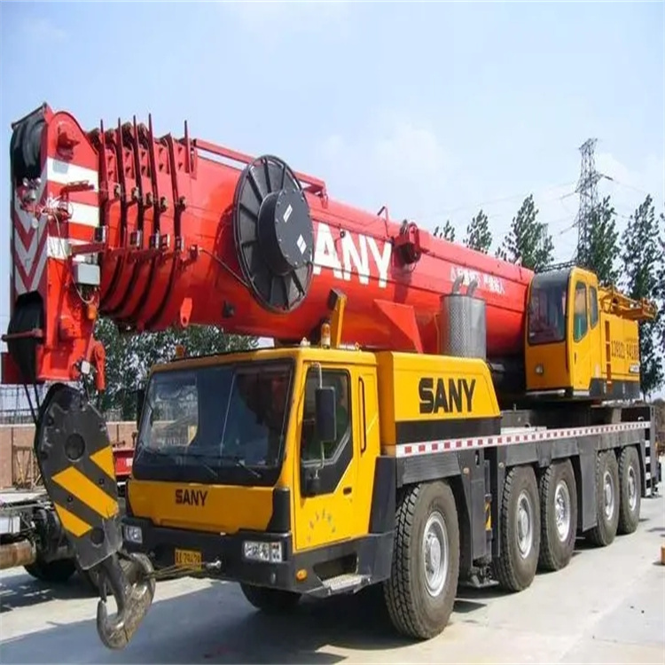 温县大型吊车出租满足工业和大规模建设需求的体现