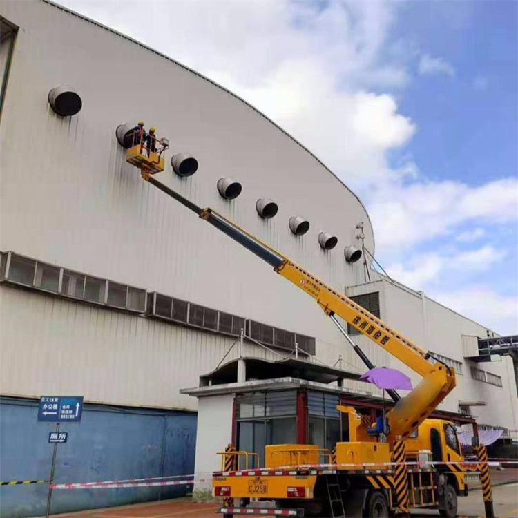 温县高空作业车出租服务：专业广告牌安装解决方案