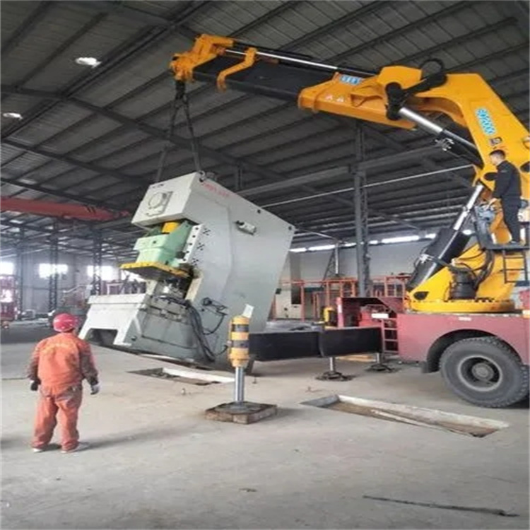 温县80吨折臂吊车出租附近电话