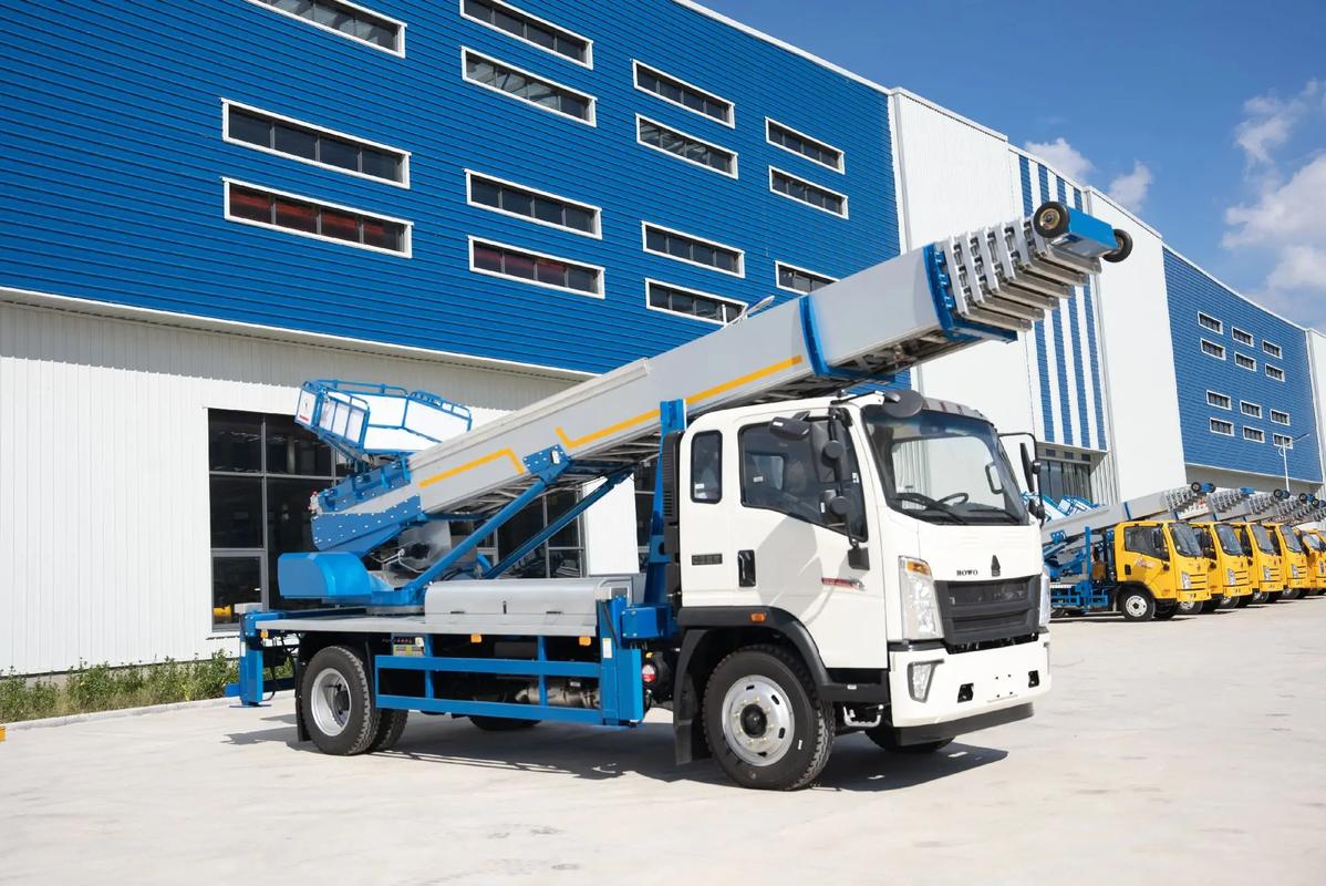 温县出租云梯车高空作业车 建筑垃圾搬运